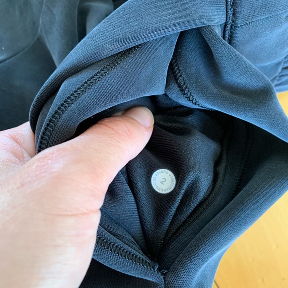 EUC 🍋 Lululemon Seek Softness Mid Rise Crop - Picture 9 of 9